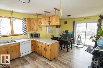 Interior photo 1 of 5016 47 ST