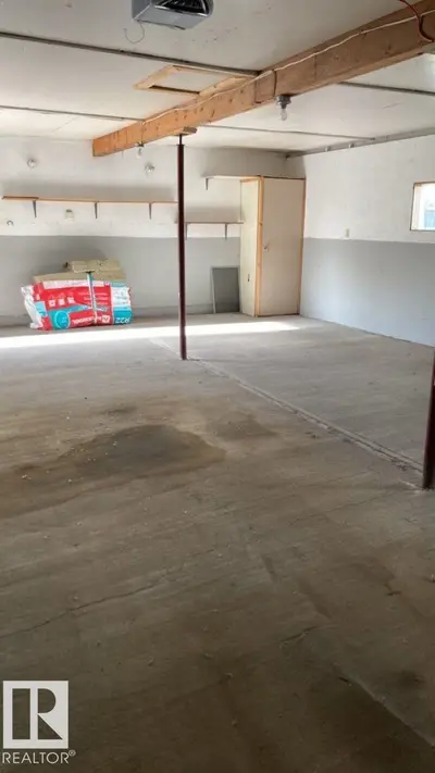 Interior photo 3 of 4702 52 AV
