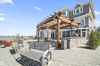 Interior photo 2 of 8948 20 AV SW