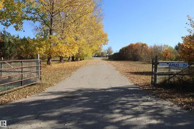 Interior photo 4 of 53021 RGE ROAD 73