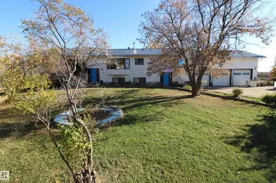 Interior photo 3 of 53021 RGE ROAD 73