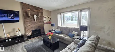 Interior photo 3 of 4410 56a AV