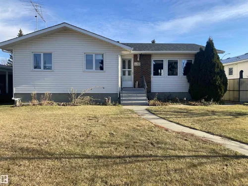 4813 54 ST, Vegreville - $339,500