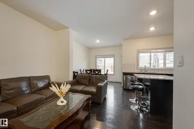 Interior photo 4 of 1717 DUMONT CR SW