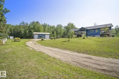 Interior photo 4 of 4518 LAKESHORE RD