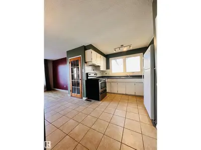 Interior photo 4 of 11459 51 AV NW