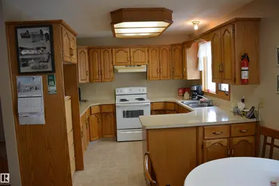 Interior photo 3 of 5020 47 ST