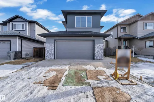 43 Southbridge DR, Calmar - $479,900