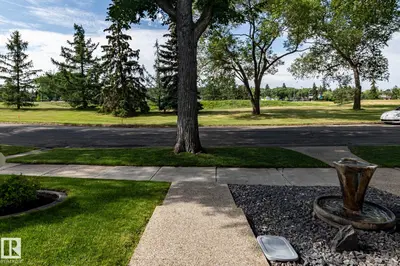 Interior photo 4 of 7620 98A AV NW