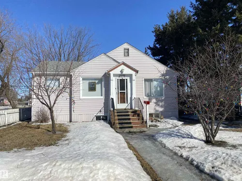 4798 49 AV, Vegreville - $209,000