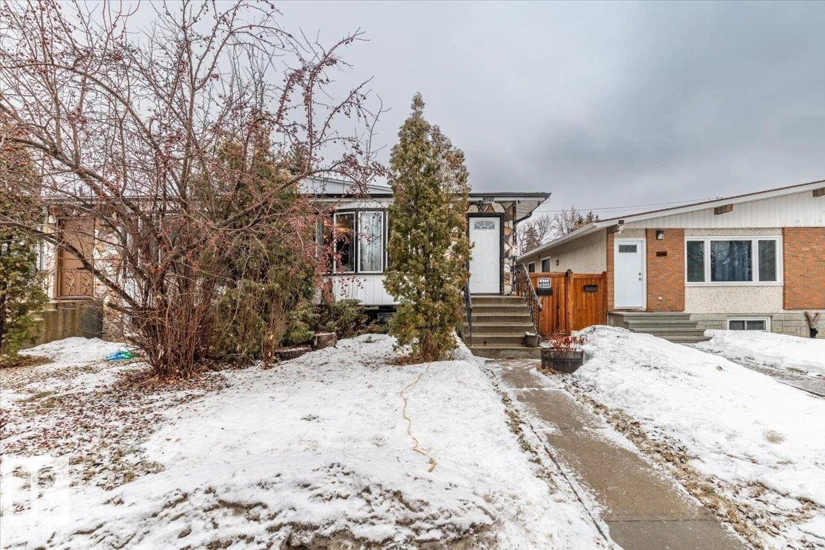 10232 154 ST NW, Edmonton - 5 bedroom Duplex for sale