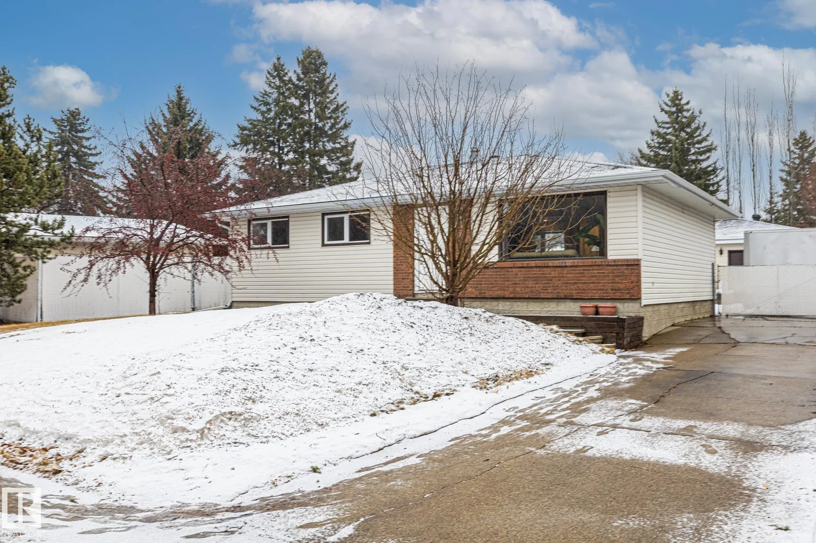 4 GILMORE AV, Sherwood Park - 3 bedroom Detached Single Family for sale