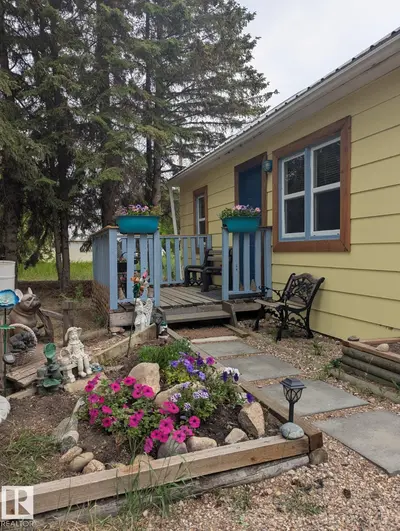 Interior photo 1 of 5117 52 AV