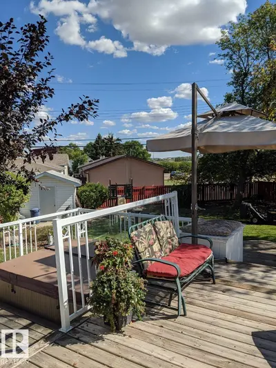 Interior photo 2 of 4405 48A ST