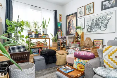 Interior photo 3 of 5222 50 ST