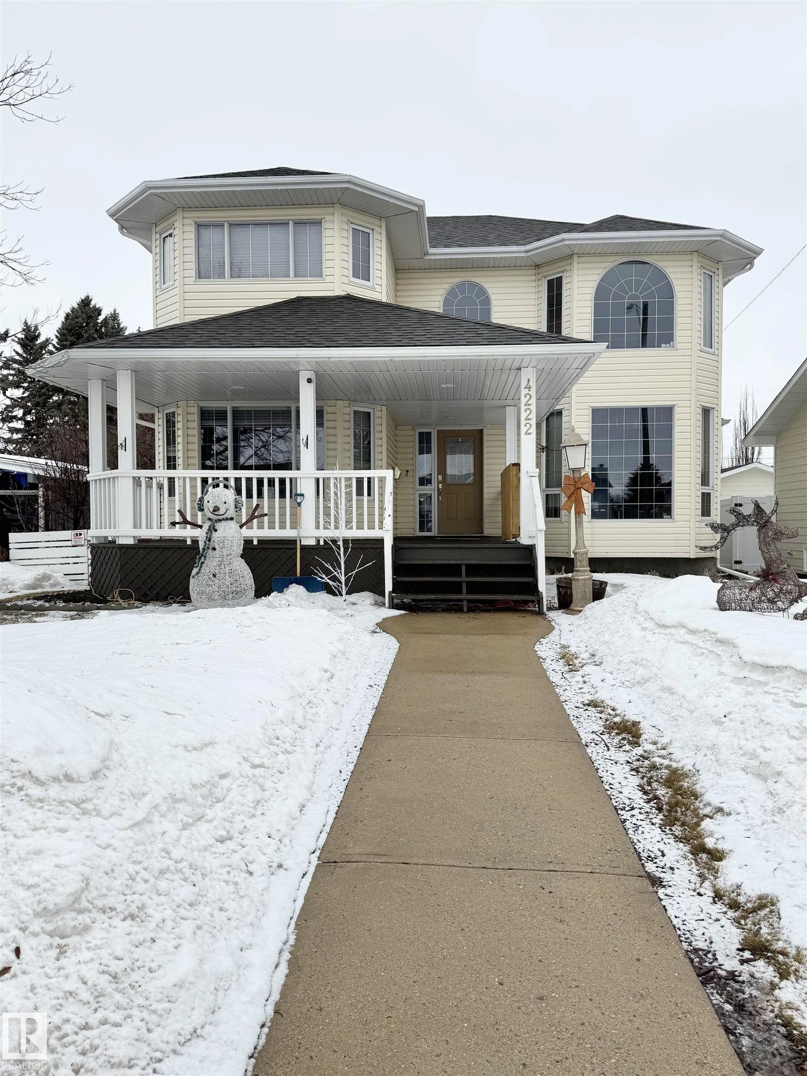 4222 49A ST, Vegreville - 5 bedroom Detached Single Family for sale