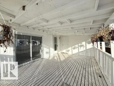 Interior photo 2 of 1121 Lakeland Village