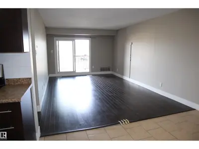 Interior photo 4 of 