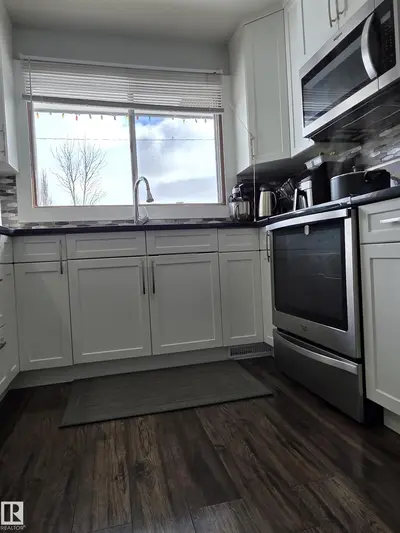 Interior photo 2 of 4706 47 ST