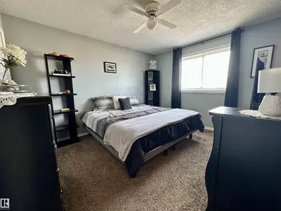 Interior photo 4 of 3905 46 AV