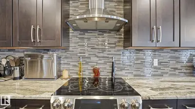 Interior photo 2 of 1027 COOPERS HAWK LINK LI NW
