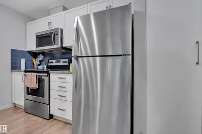 Interior photo 4 of #128 390 WINDERMERE RD NW