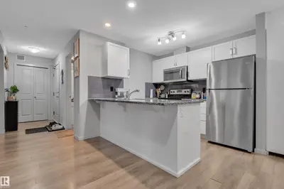 Interior photo 2 of #128 390 WINDERMERE RD NW