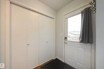 Interior photo 4 of 14 SUMMERLAND WY