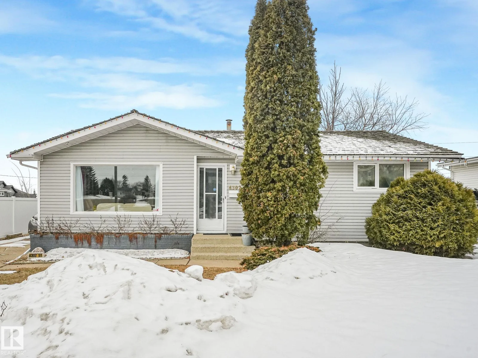 4302 51 ST, Vegreville - 5 bedroom Detached Single Family for sale