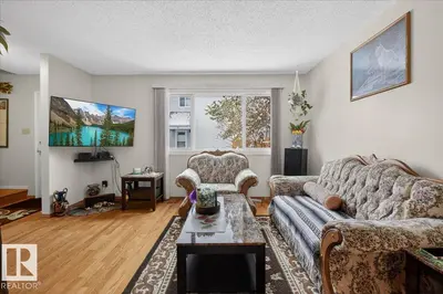 Interior photo 3 of 2 MCLEOD PL NW
