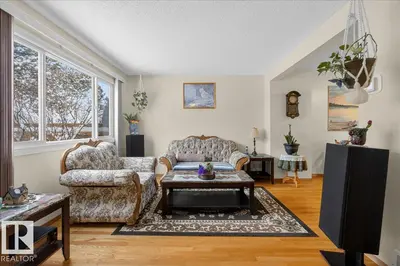 Interior photo 4 of 2 MCLEOD PL NW