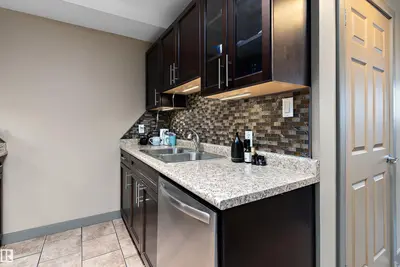 Interior photo 3 of 1128 KNOTTWOOD RD E NW