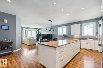 Interior photo 2 of 11118 72 AV NW