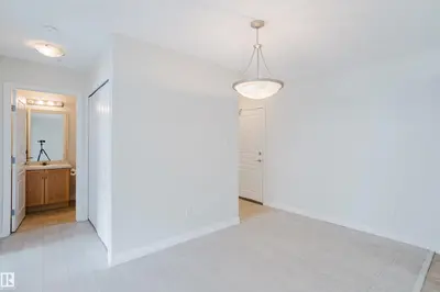 Interior photo 3 of #113 309 CLAREVIEW STATION DR NW