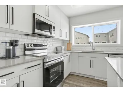 Interior photo 4 of 319 29 ST SW SW