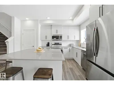 Interior photo 3 of 319 29 ST SW SW