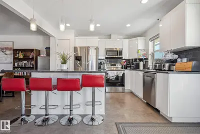 Interior photo 3 of #76 330 BULYEA RD NW