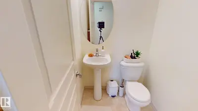 Interior photo 2 of 1609 HODGSON CT NW