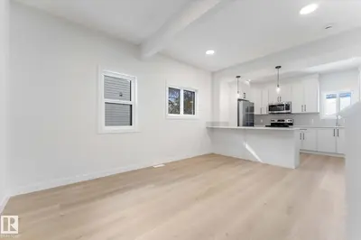 Photo 4 of 12033 92 ST NW