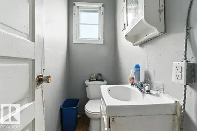 Interior photo 2 of 10260 95 ST NW