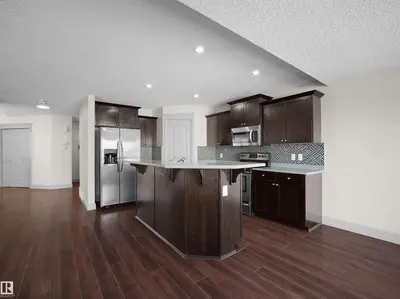 Interior photo 4 of 6116 10 AV SW