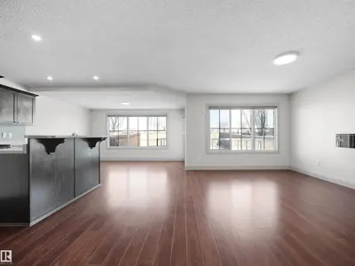 Interior photo 2 of 6116 10 AV SW