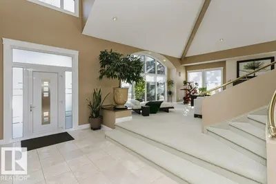 Interior photo 2 of 11 WELLINGTON CR NW