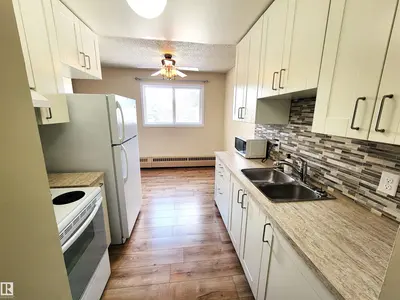 Interior photo 1 of #201 911 10 ST