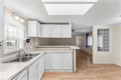 Interior photo 3 of 1063 LAKELAND CR