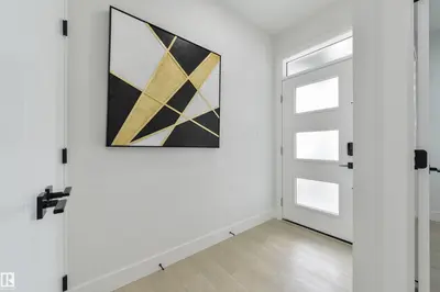 Interior photo 1 of 128 Ravenshire Wynd