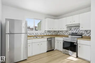 Interior photo 3 of 202 KASKITAYO CT NW