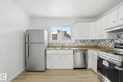 Interior photo 2 of 202 KASKITAYO CT NW