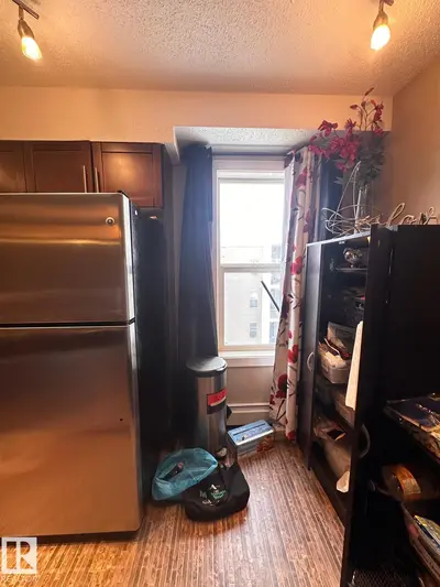 Interior photo 3 of #419 11808 22 AV SW SW