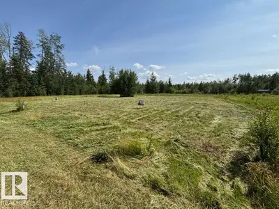 Interior photo 4 of 19 5 AV